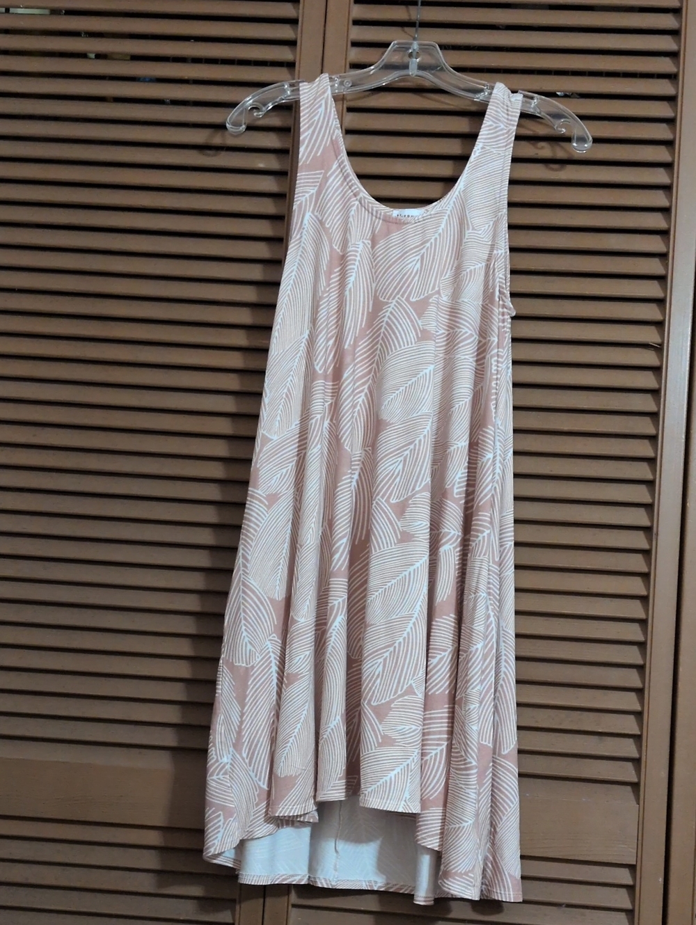 Vermilli Sleeveless High-Low Leaf Print Dress in Dusty Pink